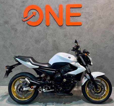 YAMAHA XJ6 N 
